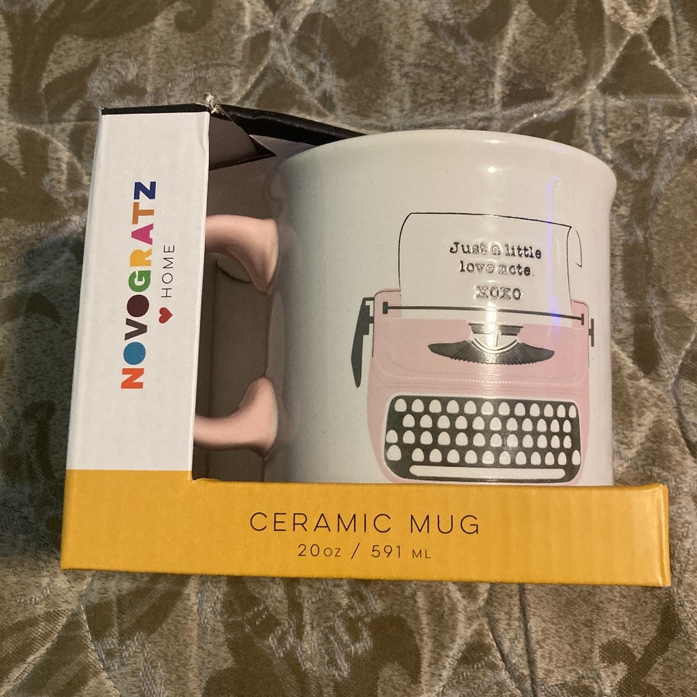 NovoGratz Brand New Typewriter Ceramic Mug XOXO